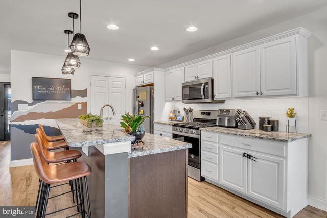 100 EAGLE RD, Dillsburg, PA 17019