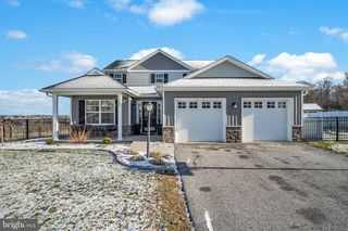 100 EAGLE RD, Dillsburg, PA 17019