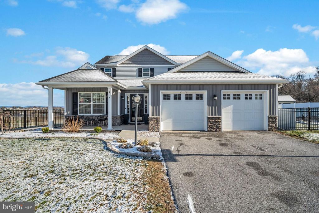 100 EAGLE RD, Dillsburg, PA 17019