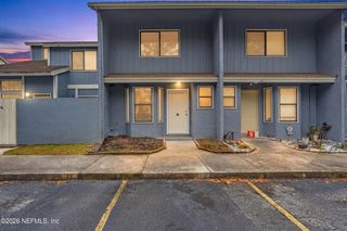 3517 PEELER Road 17, Jacksonville, FL 32277