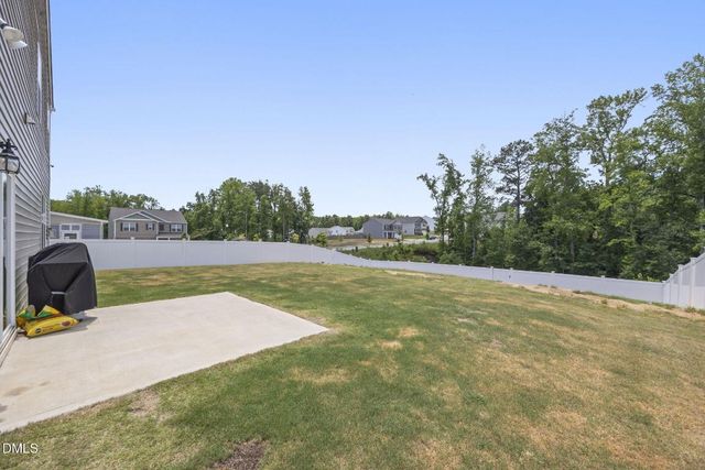 27 Winterberry Way, Fuquay Varina, NC 27526