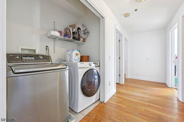 15 Tichenor Ln 407, Newark City, NJ 07114