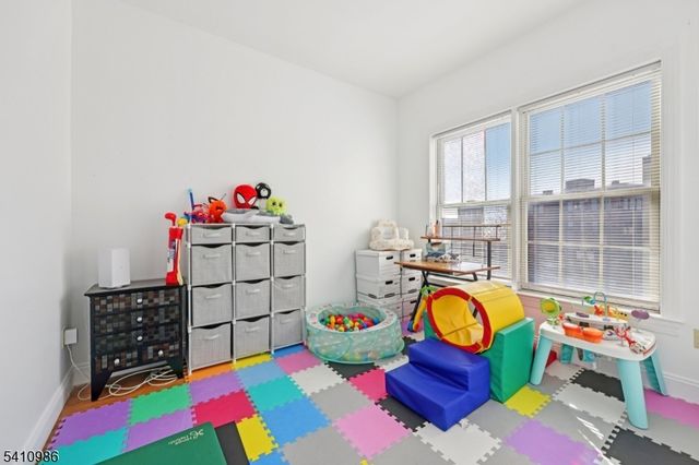 15 Tichenor Ln 407, Newark City, NJ 07114