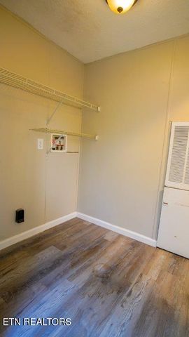 1121 Army St, Knoxville, TN 37920