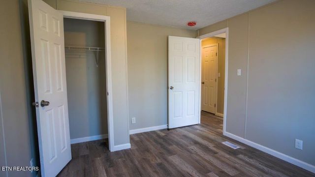 1121 Army St, Knoxville, TN 37920