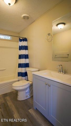 1121 Army St, Knoxville, TN 37920