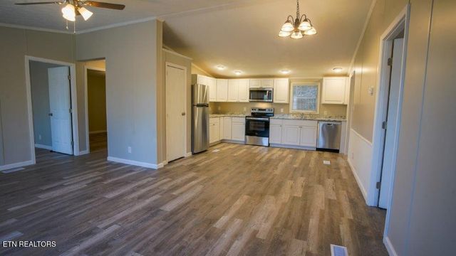 1121 Army St, Knoxville, TN 37920