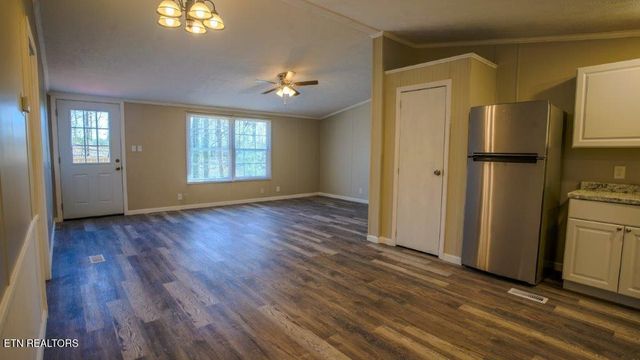 1121 Army St, Knoxville, TN 37920