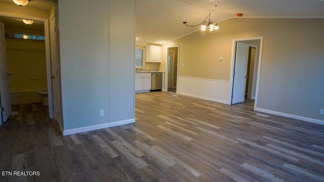 1121 Army St, Knoxville, TN 37920