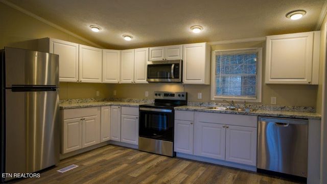 1121 Army St, Knoxville, TN 37920