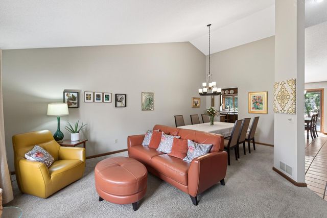 7780 139th Court, Apple Valley, MN 55124