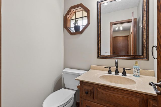 7780 139th Court, Apple Valley, MN 55124