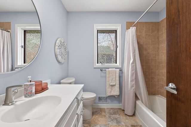 7780 139th Court, Apple Valley, MN 55124