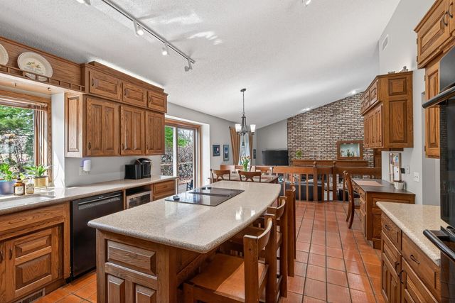 7780 139th Court, Apple Valley, MN 55124