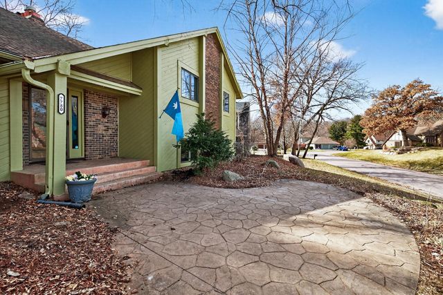 7780 139th Court, Apple Valley, MN 55124