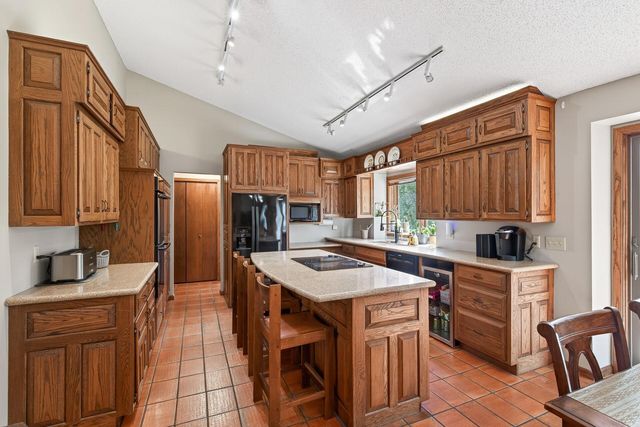 7780 139th Court, Apple Valley, MN 55124