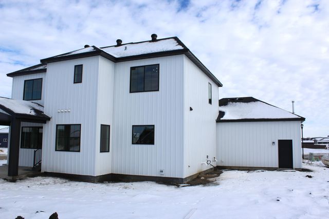 959 50th Avenue W, West Fargo, ND 58078