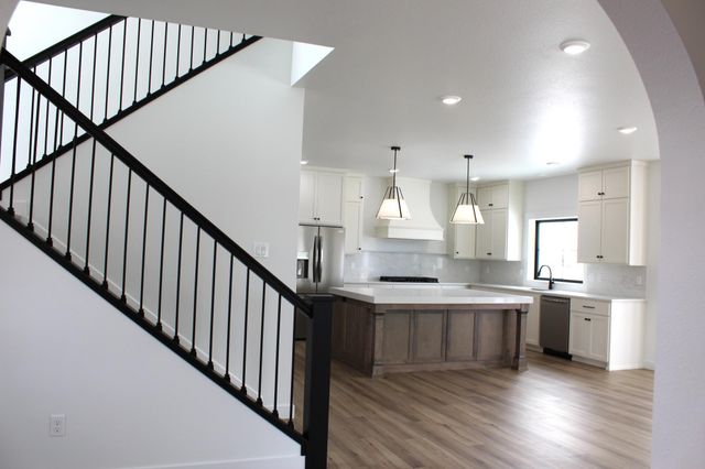 959 50th Avenue W, West Fargo, ND 58078