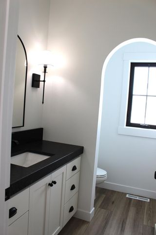 959 50th Avenue W, West Fargo, ND 58078