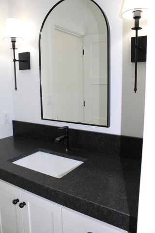 959 50th Avenue W, West Fargo, ND 58078