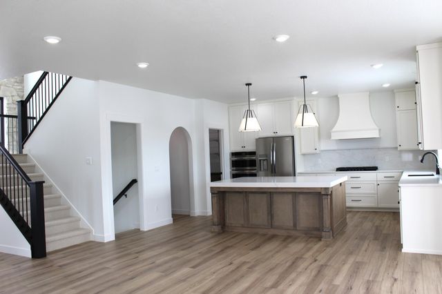 959 50th Avenue W, West Fargo, ND 58078