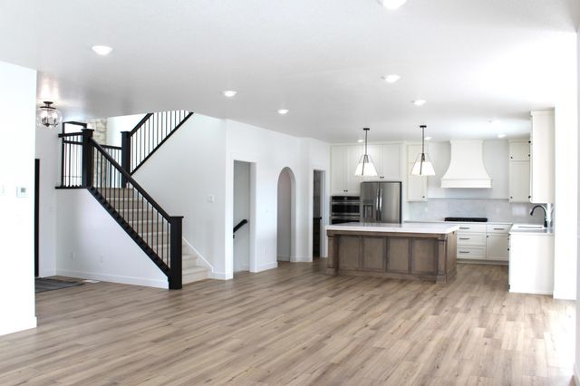 959 50th Avenue W, West Fargo, ND 58078