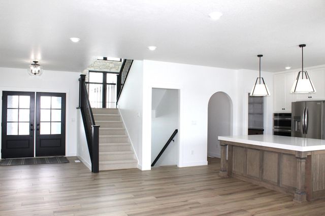 959 50th Avenue W, West Fargo, ND 58078