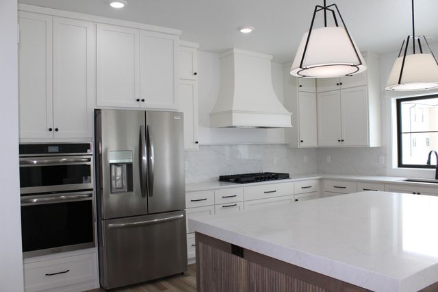 959 50th Avenue W, West Fargo, ND 58078