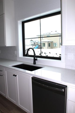 959 50th Avenue W, West Fargo, ND 58078