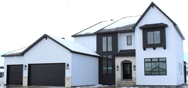 959 50th Avenue W, West Fargo, ND 58078