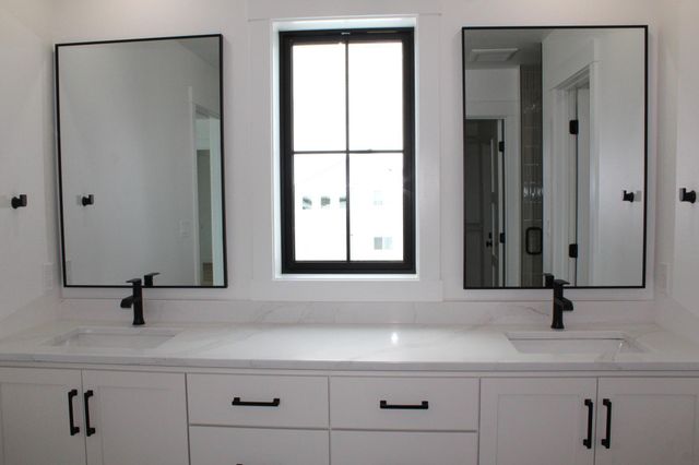 959 50th Avenue W, West Fargo, ND 58078