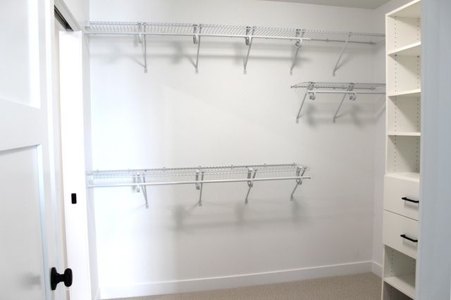 959 50th Avenue W, West Fargo, ND 58078