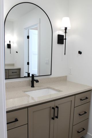 959 50th Avenue W, West Fargo, ND 58078