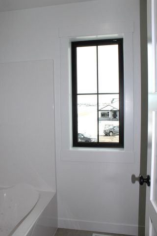 959 50th Avenue W, West Fargo, ND 58078