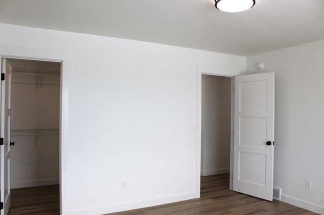 959 50th Avenue W, West Fargo, ND 58078