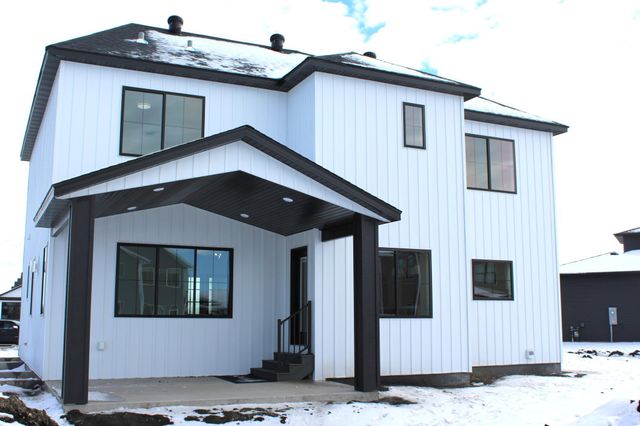 959 50th Avenue W, West Fargo, ND 58078