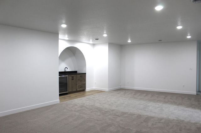 959 50th Avenue W, West Fargo, ND 58078