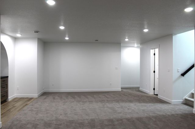 959 50th Avenue W, West Fargo, ND 58078