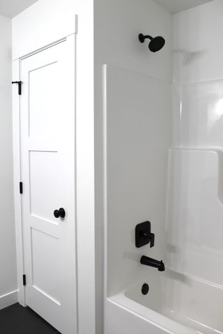 959 50th Avenue W, West Fargo, ND 58078