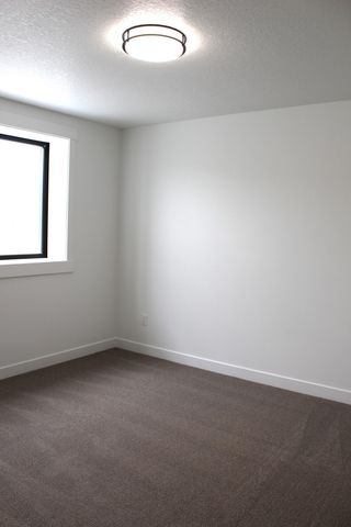 959 50th Avenue W, West Fargo, ND 58078