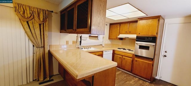 1 Castlewood, Pittsburg, CA 94565