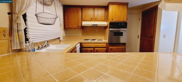 1 Castlewood, Pittsburg, CA 94565