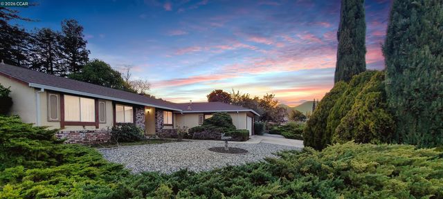 1 Castlewood, Pittsburg, CA 94565