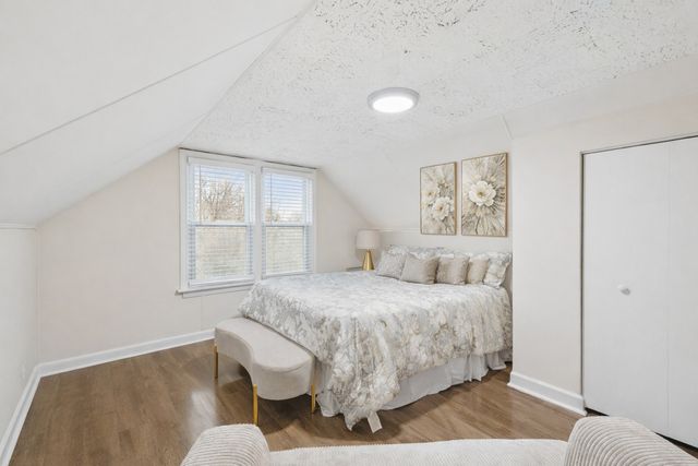 8025 S Mozart Street, Chicago, IL 60652