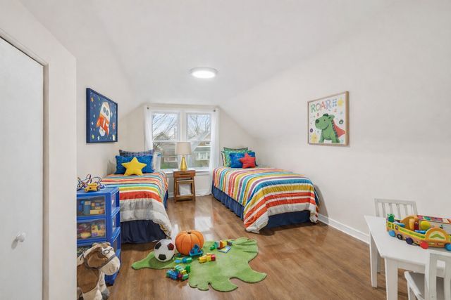 8025 S Mozart Street, Chicago, IL 60652