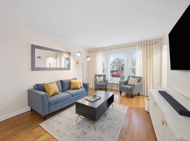 8025 S Mozart Street, Chicago, IL 60652