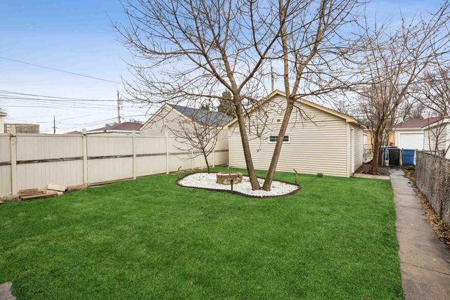 8025 S Mozart Street, Chicago, IL 60652