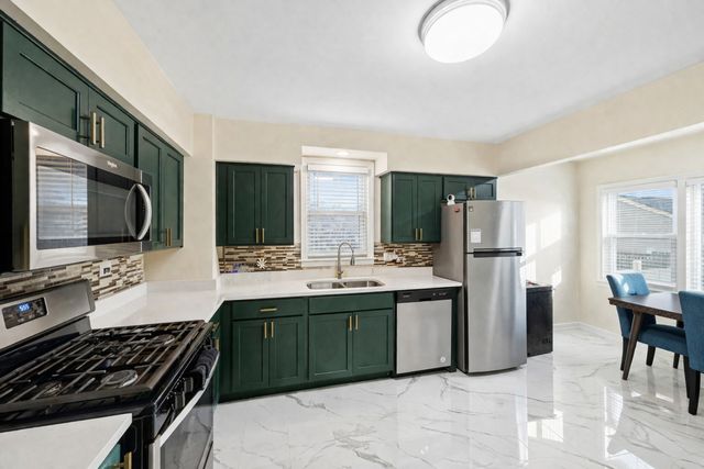 8025 S Mozart Street, Chicago, IL 60652