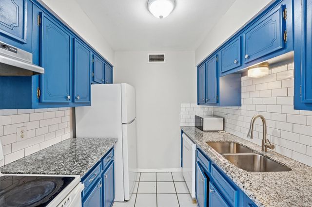 7900 Westheimer Road 145, Houston, TX 77063