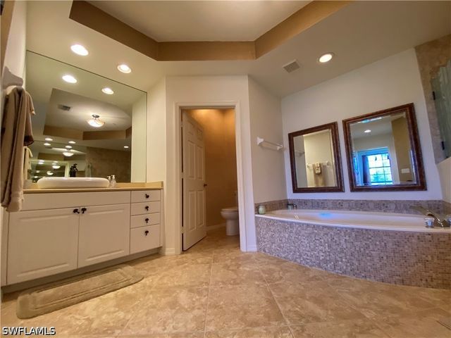 1570 Winding Oaks WAY 201, Naples, FL 34109